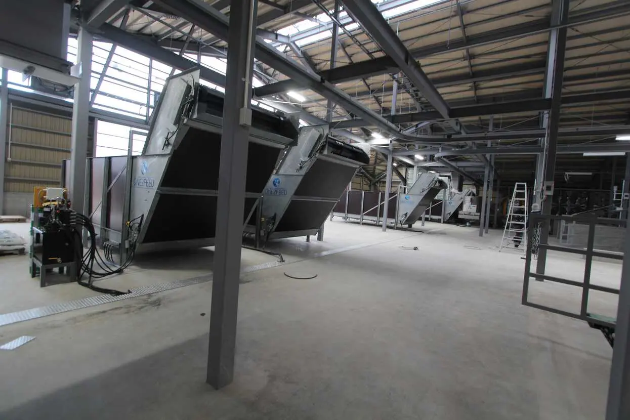 One2Feed Futtermagazin – Moving-Floor-Trichter