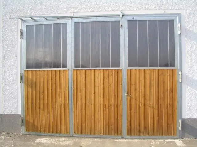 Stalltür mit robustem Rahmen